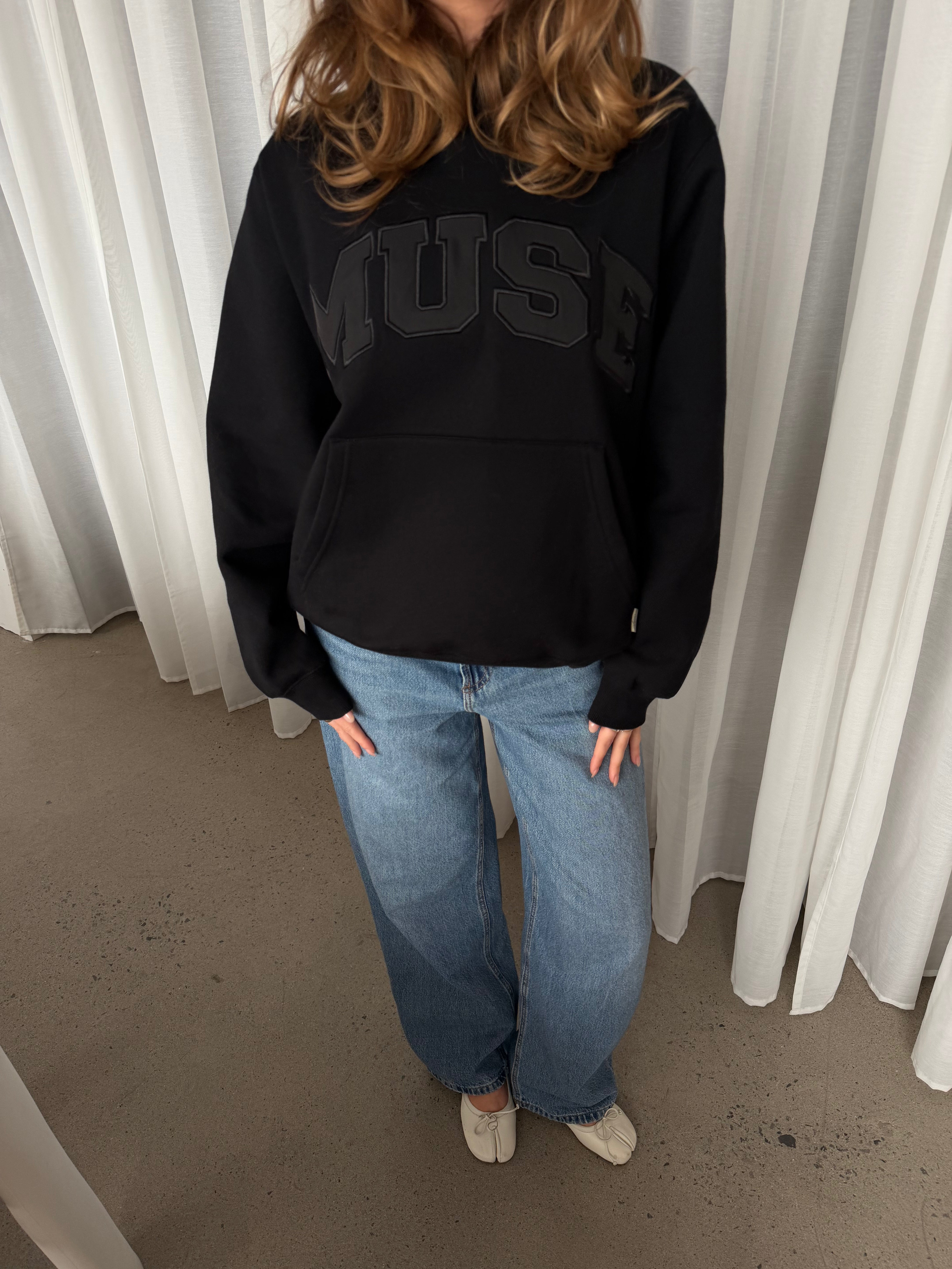 Heavyweight Scholar Hoodie - Black