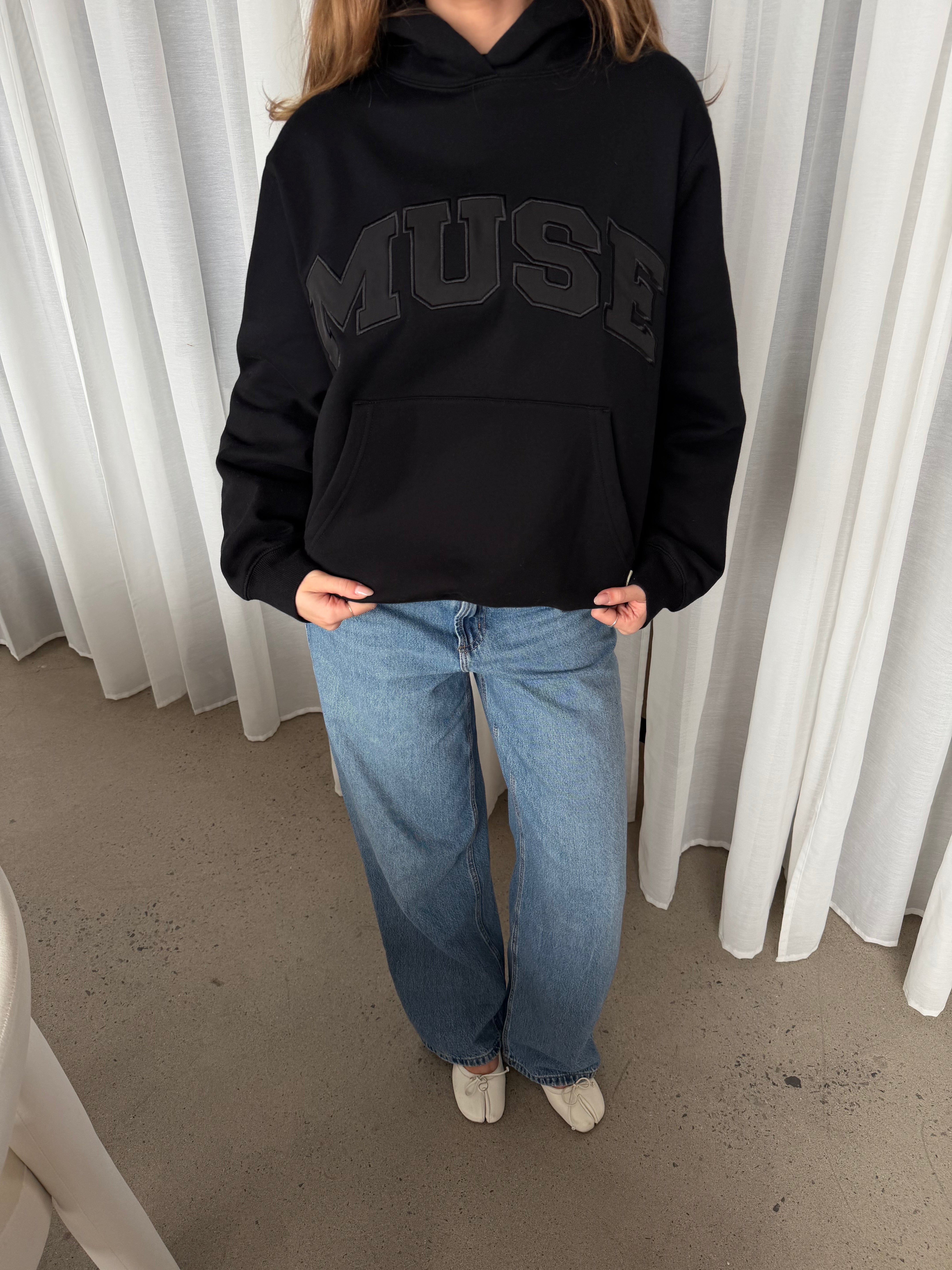 Heavyweight Scholar Hoodie - Black