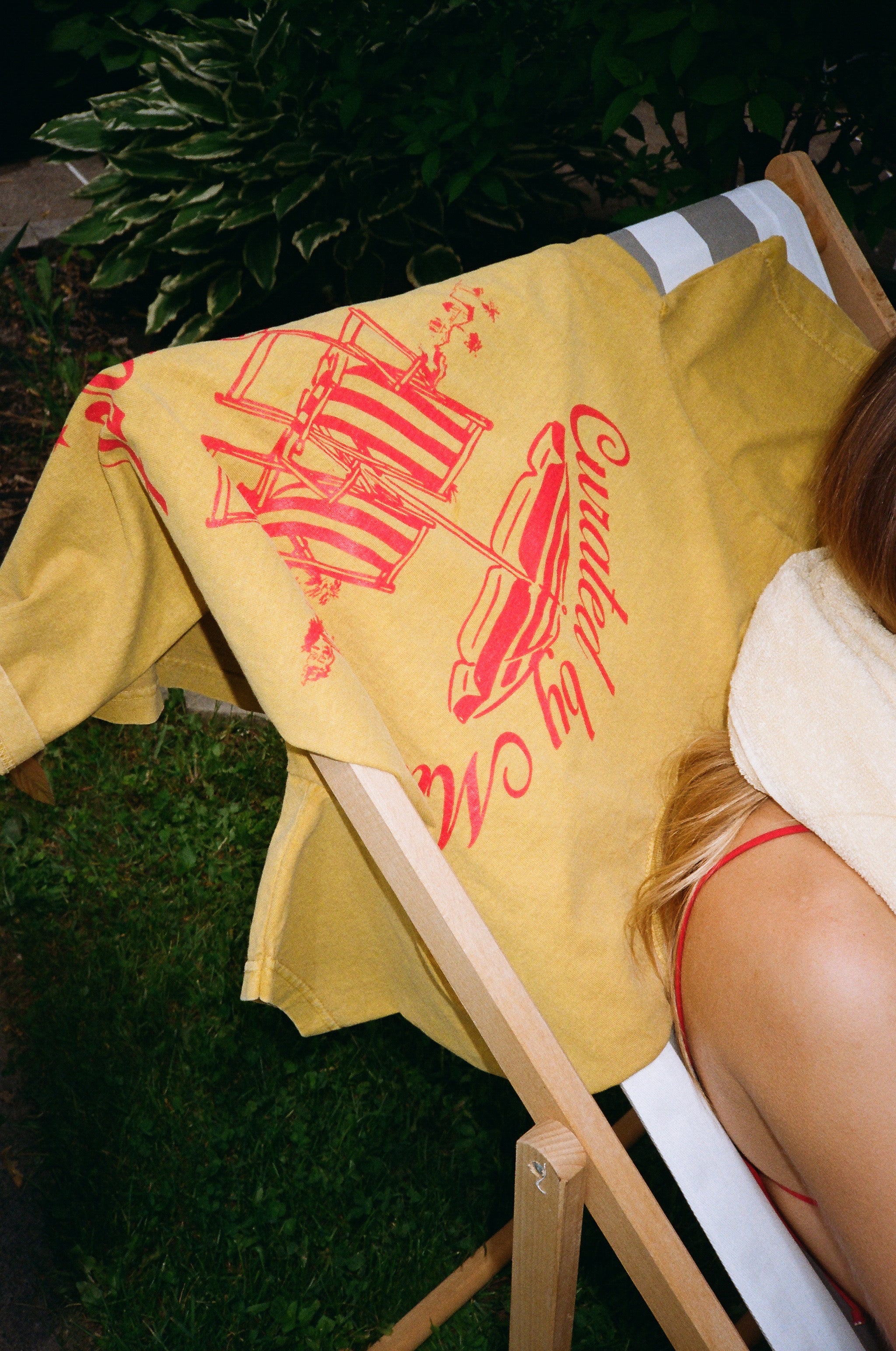 Resort T-shirt - Golden lounge